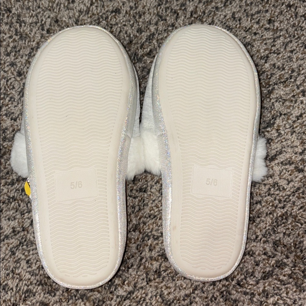 FRIENDS Slippers - Picture 4 of 4